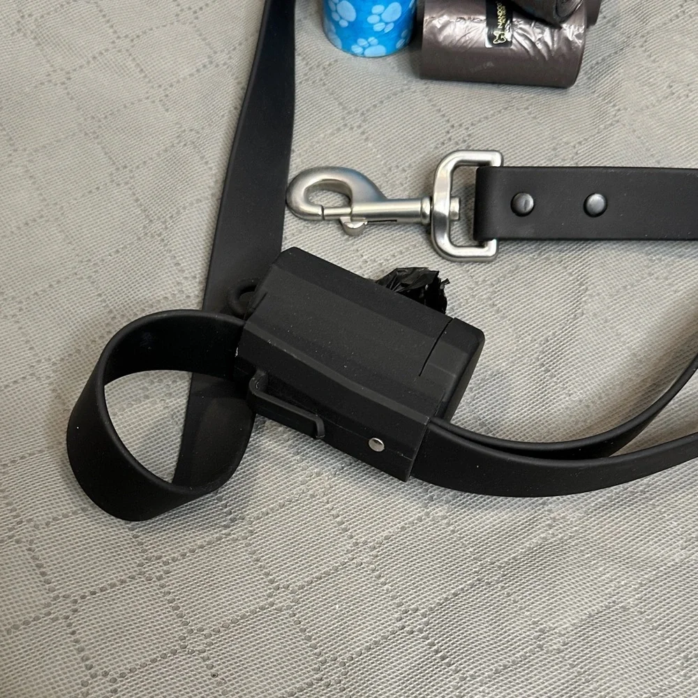Black Dog Leash with Waste Bag Holder & 5 rolls of waste removal bags NWOT